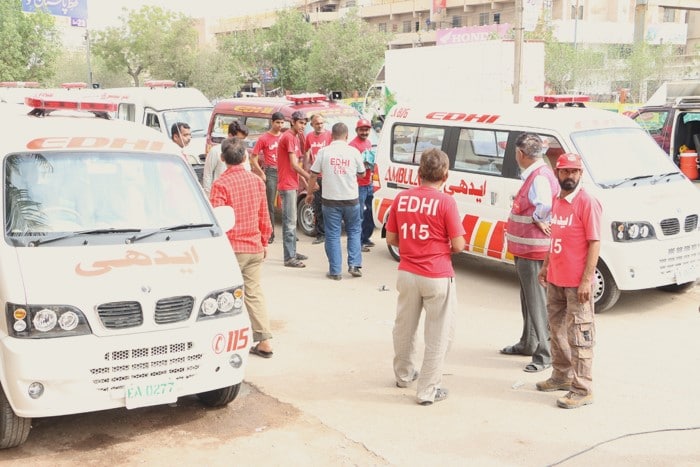 custom ne edhi foundation ki qeemti ambulances rok lein